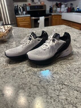 Brooks glycerin stealth fit size 7.5.